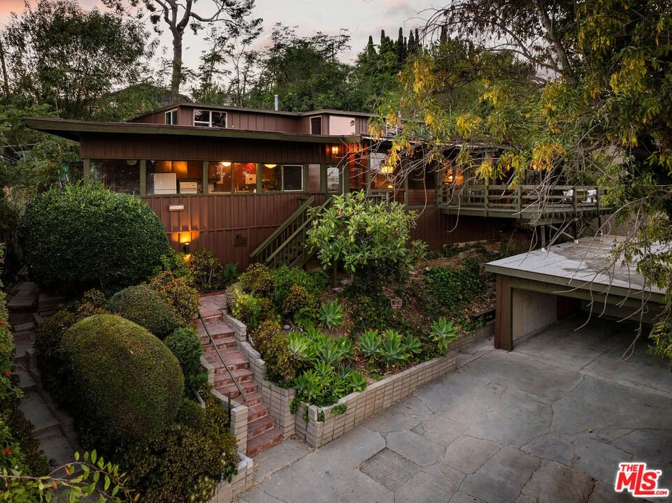 The Robert Pena Rosales Residence in L.A. - $949,000