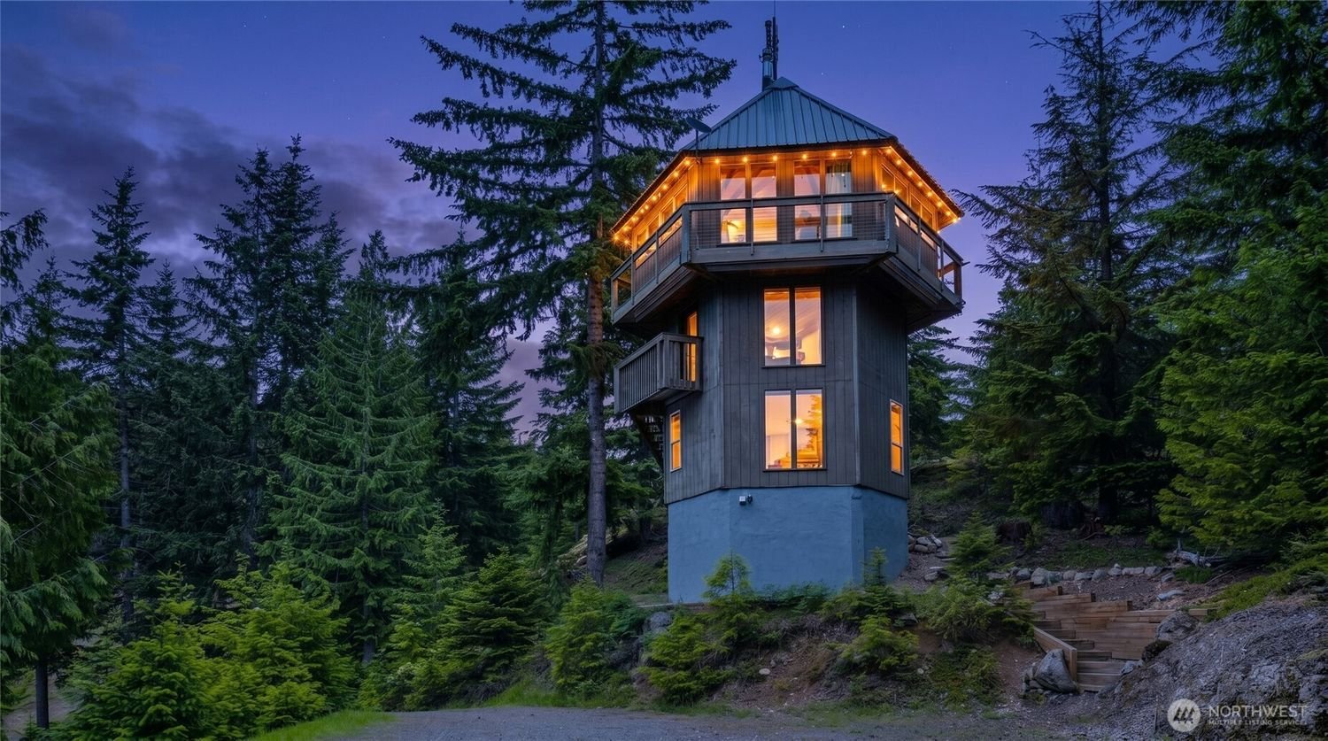 A Tower on Over 4 Acres in Easton, WA - $839,950