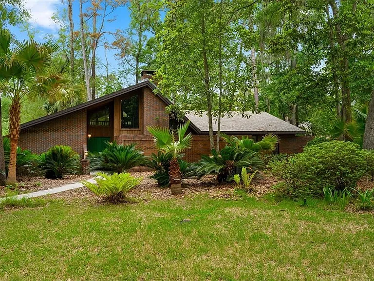 An 80's Home in Gainesville, FL - $429,900