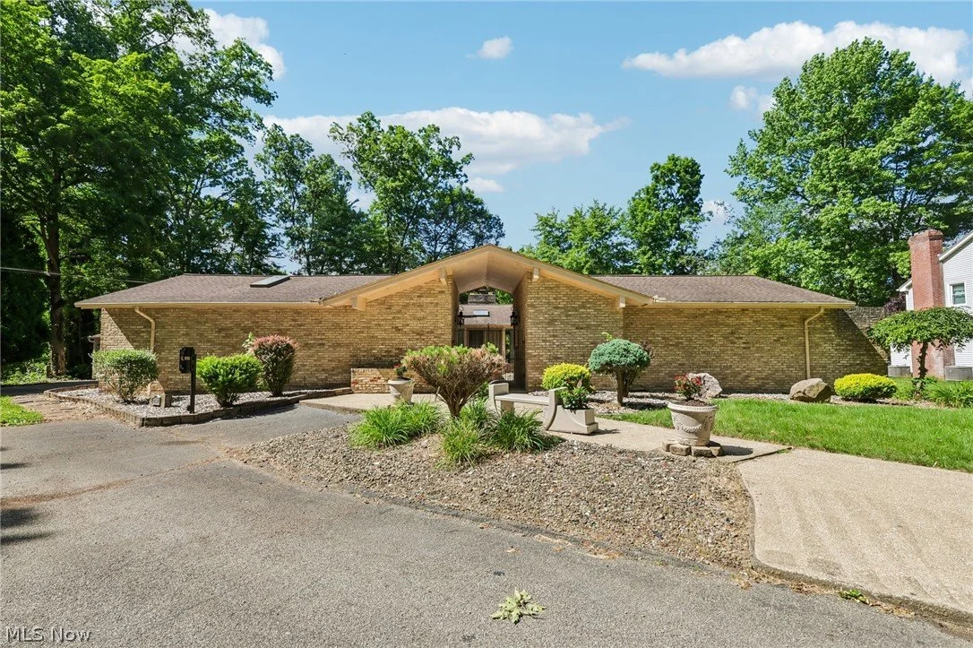 Girard, OH - $389,900