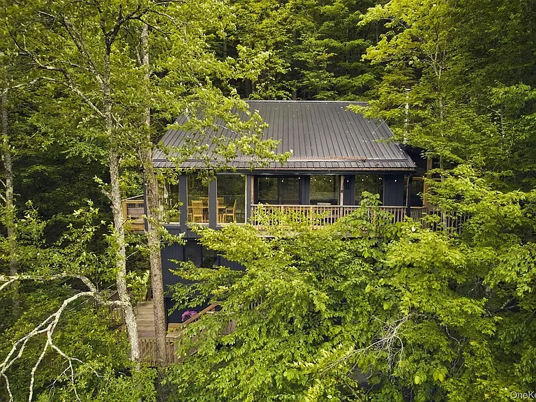 A Relaxing Retreat in Roscoe, NY - $625,000