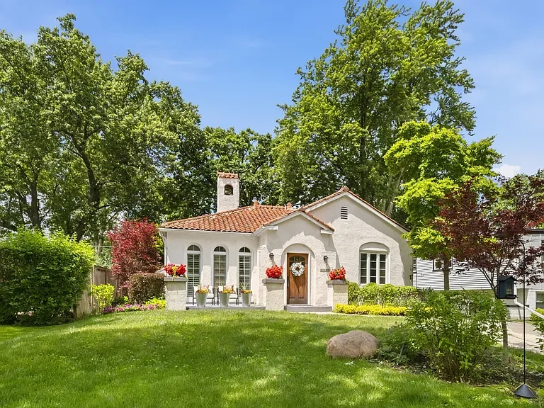 Mediterranean Style in Highland Park, IL - $509,000