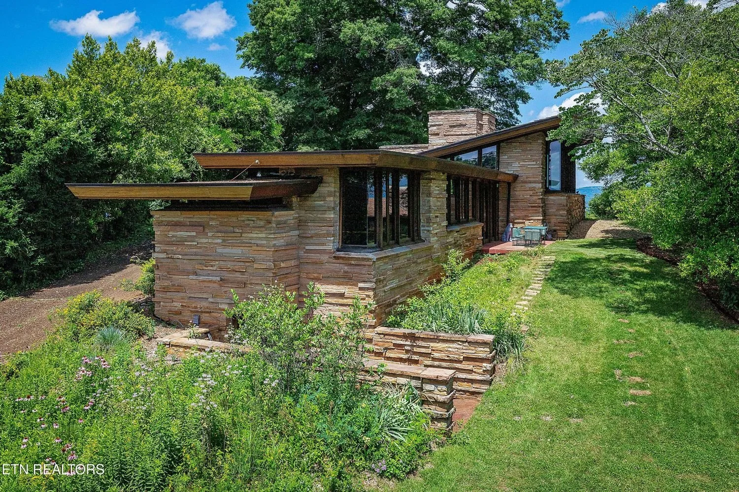 The Shavin House by Frank Lloyd Wright - $1,600,000