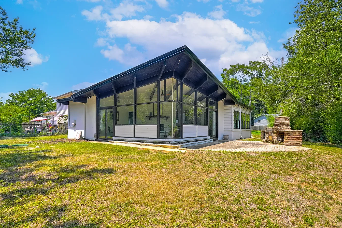 Light Filled Home in Lusby, MD - $348,422