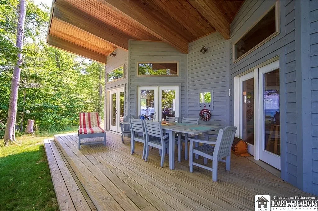 A Lake Erie Home in Brocton, NY - $389,000