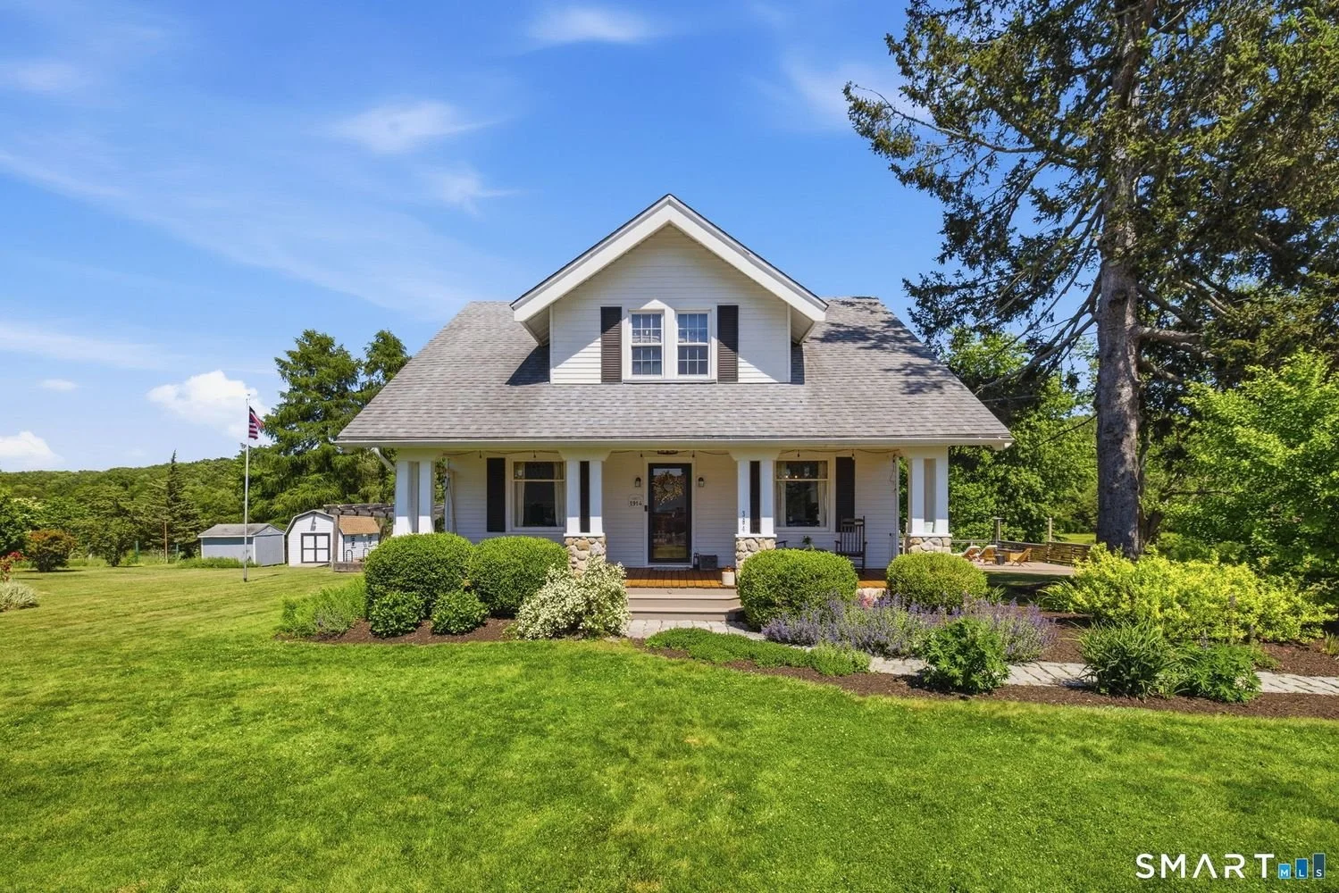 A Charming Home in Middleton, CT - $475,000
