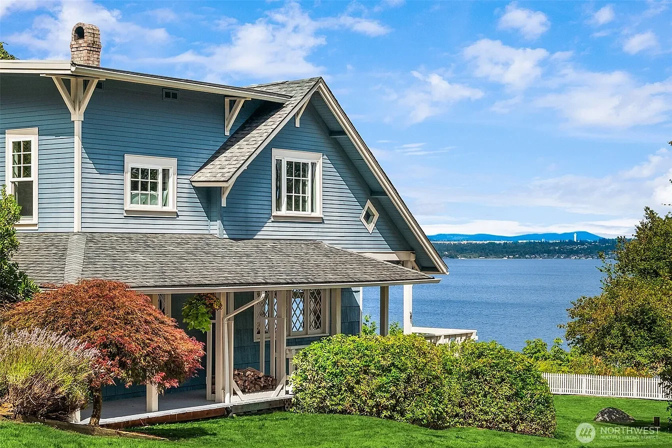 A 1923 Craftsman in Vashon, WA - $985,000