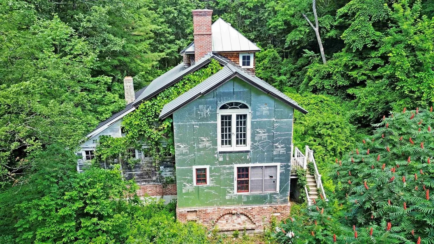 A Former Schoolhouse in Sudbury, VT - $139,000