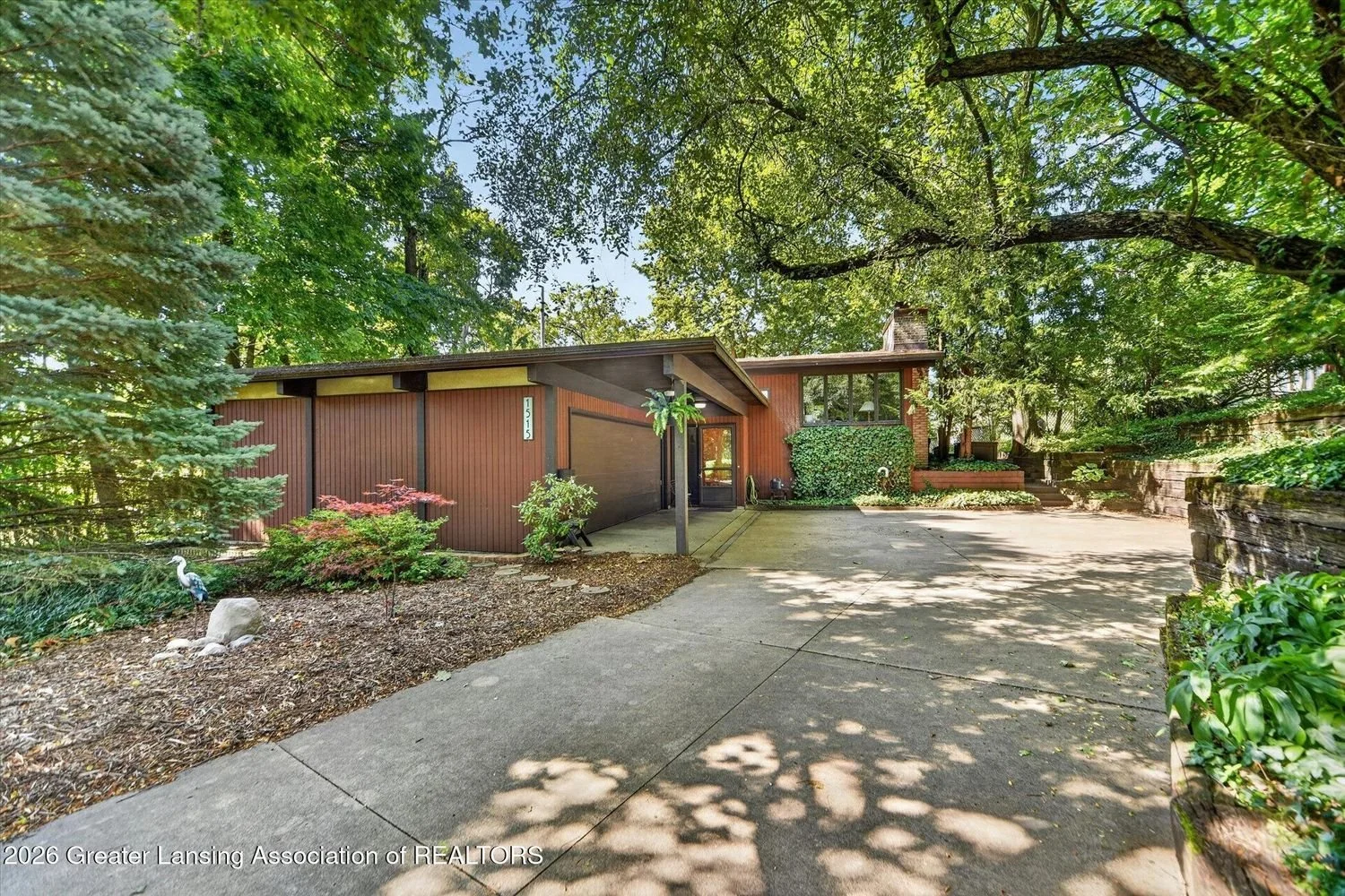 Mid-Century Modern in Lansing, MI - $325,000