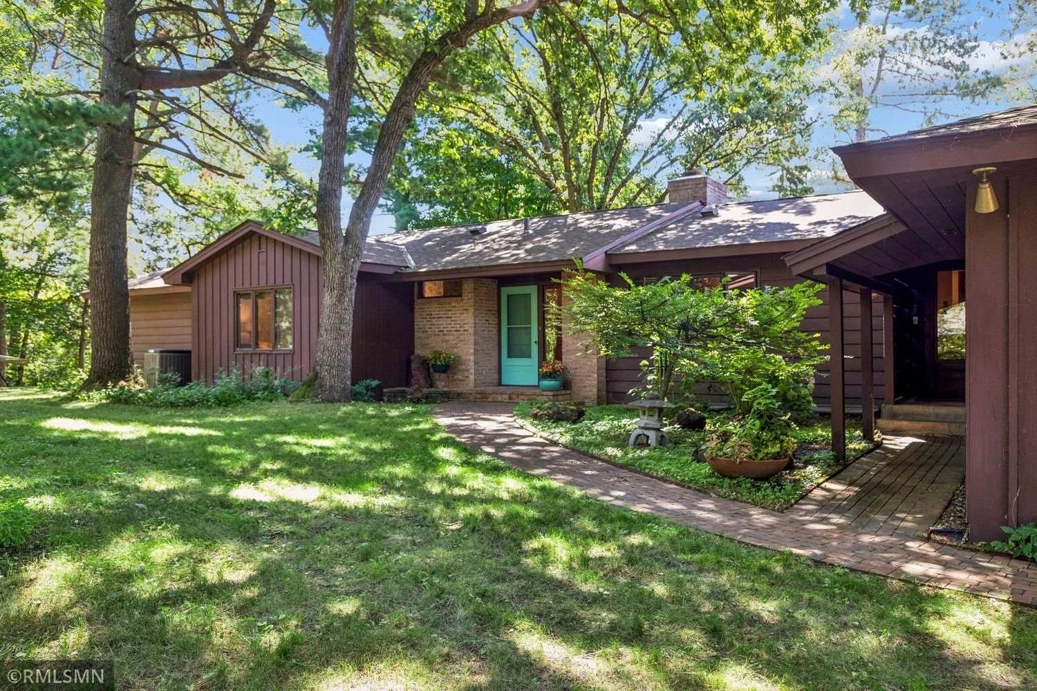 Mid-Century in White Bear Lake, MN - $900,000