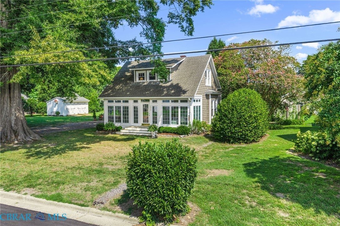 1940’s Cottage in Weems, VA - $499,000