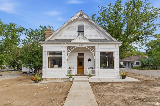 An Updated Home in Eureka, UT - 387,000