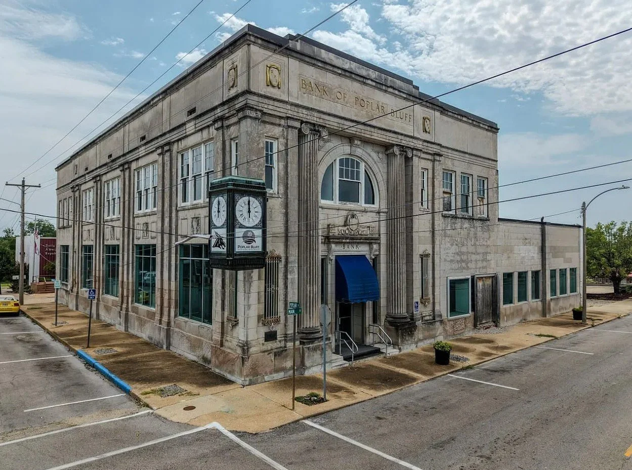 A 1914 Neo-Classical Bank in Poplar Bluff, MO - $159,000