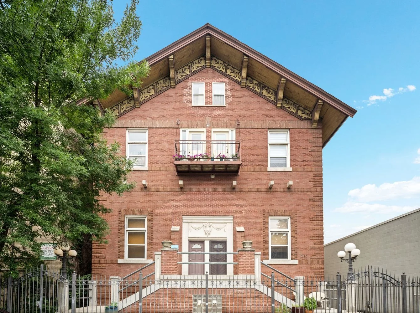 A Condo in Chicago, IL - $450,000