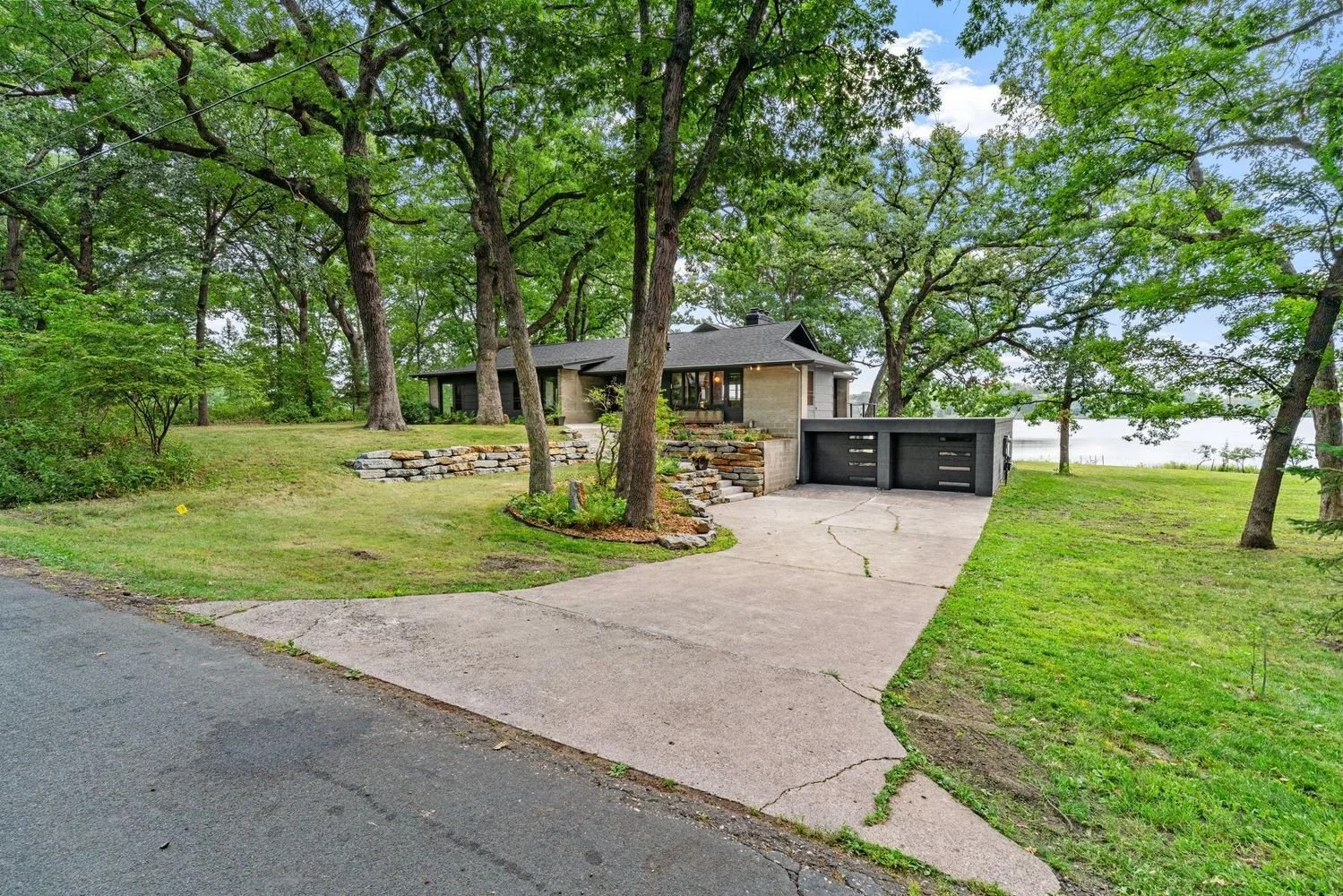 A 1952 MCM in North Oaks, MN - $750,000