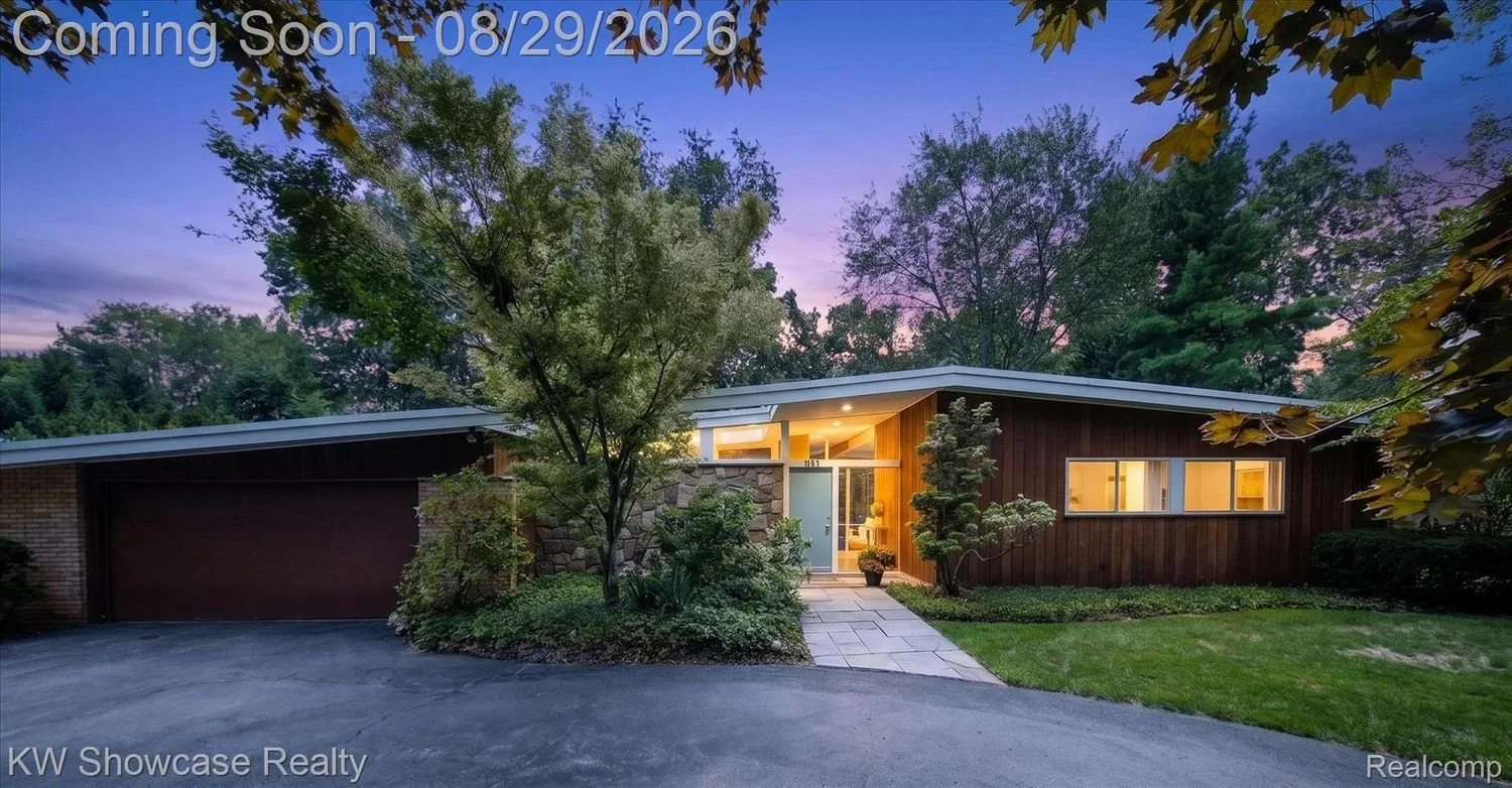 1st Time on the Market in Bloomfield Hills, MI - $579,000