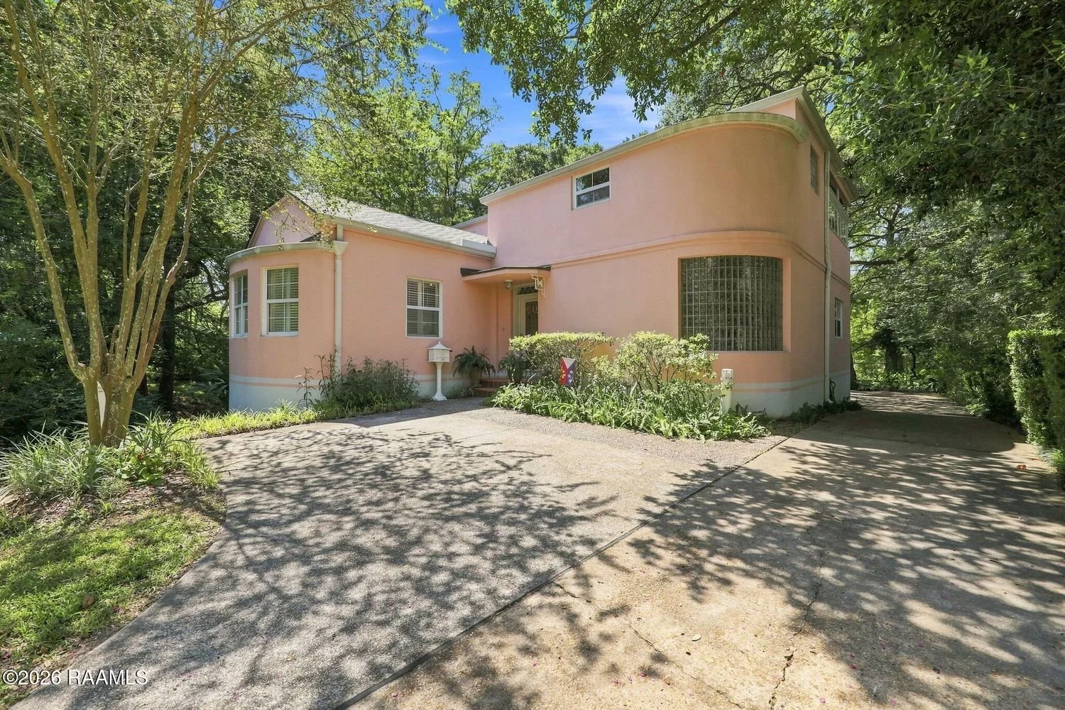 Art Deco in New Iberia, LA - $400,000