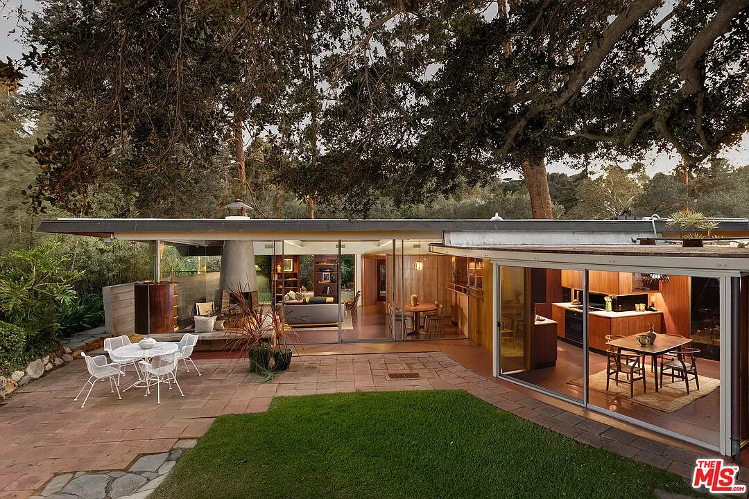 The 1949 Dahlstrom House by John Lautner - $2,595,000