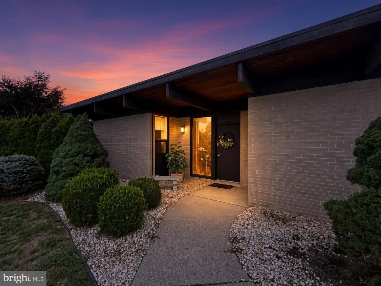 A Home With an Amazing Atrium in Hamburg, PA - $435,000