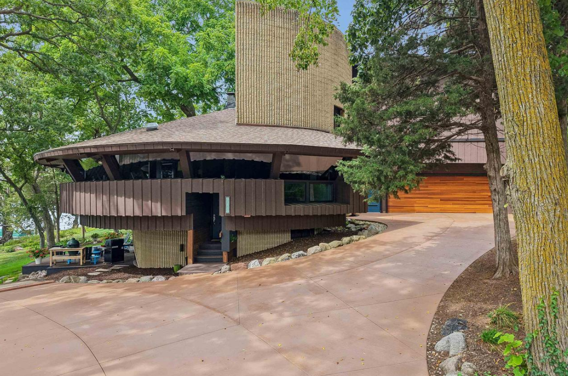 A Helmut Ajango Design in Cambridge, WI - $1,695,380