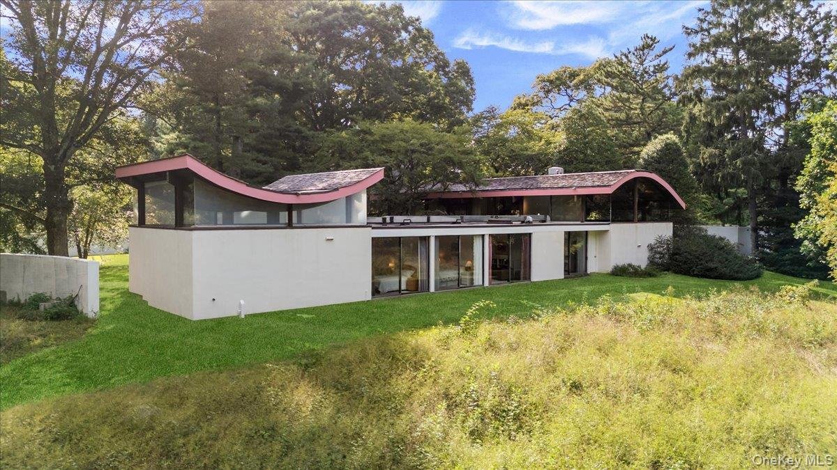 A George Nemeny Design in Matinecock, NY - $3,875,000