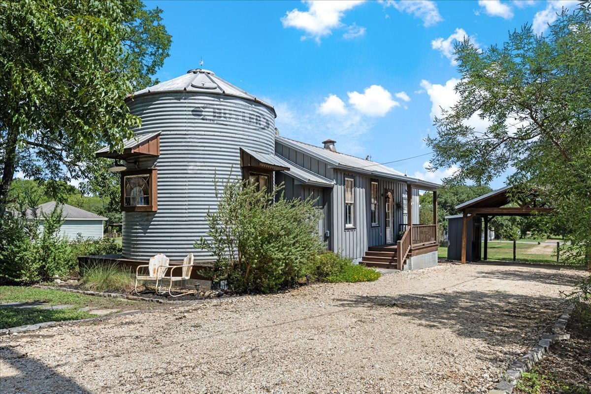 A Reclaimed Grain Silo in Fayetteville, TX - $345,000
