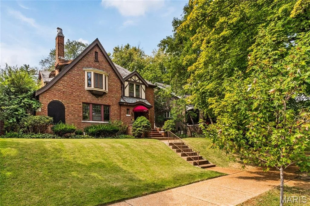 1926 Arts and Crafts in Saint Louis - $389,000