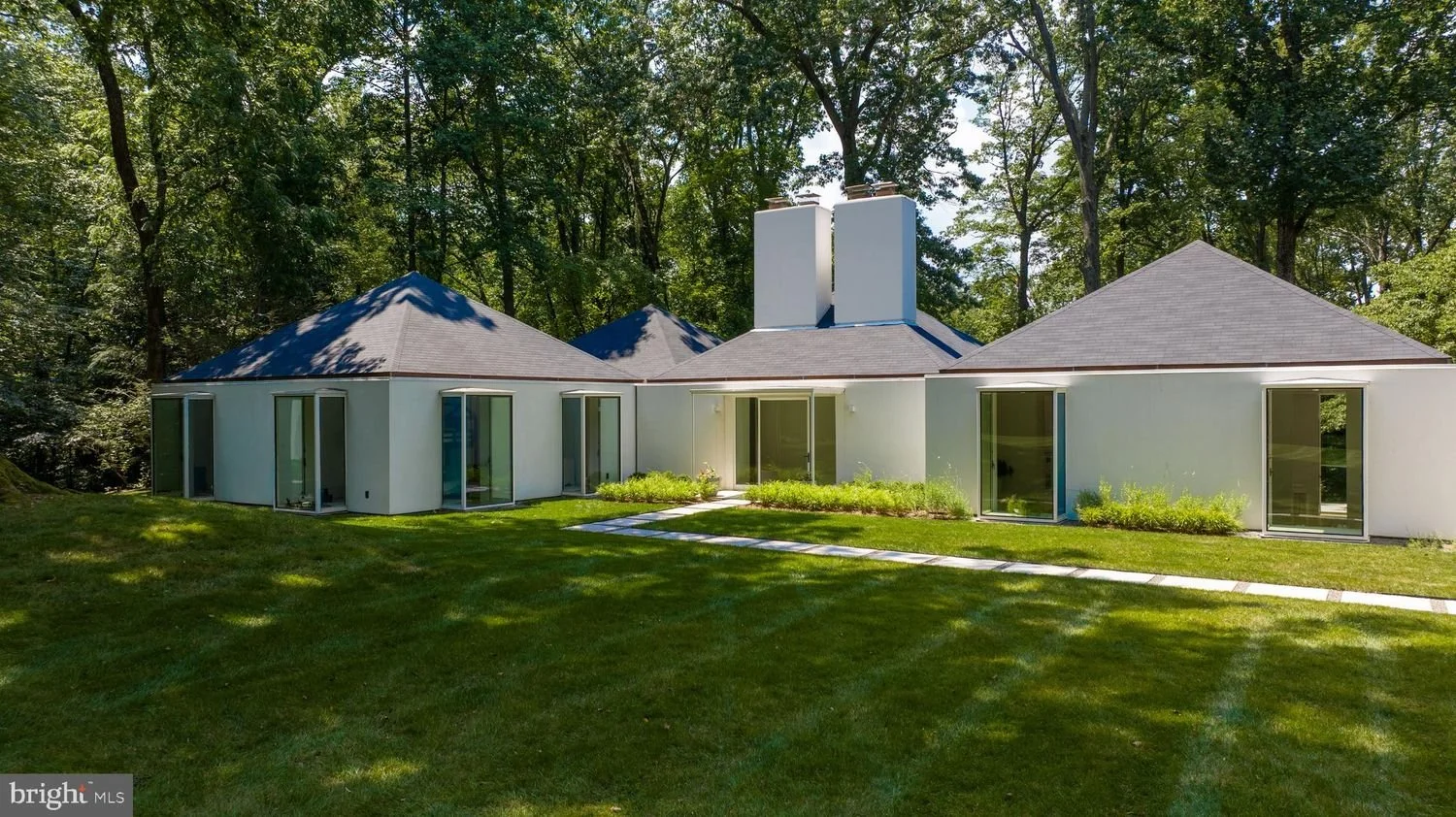 A Hugh Newell Jacobsen Design on Over 9 Acres - $7,495,000