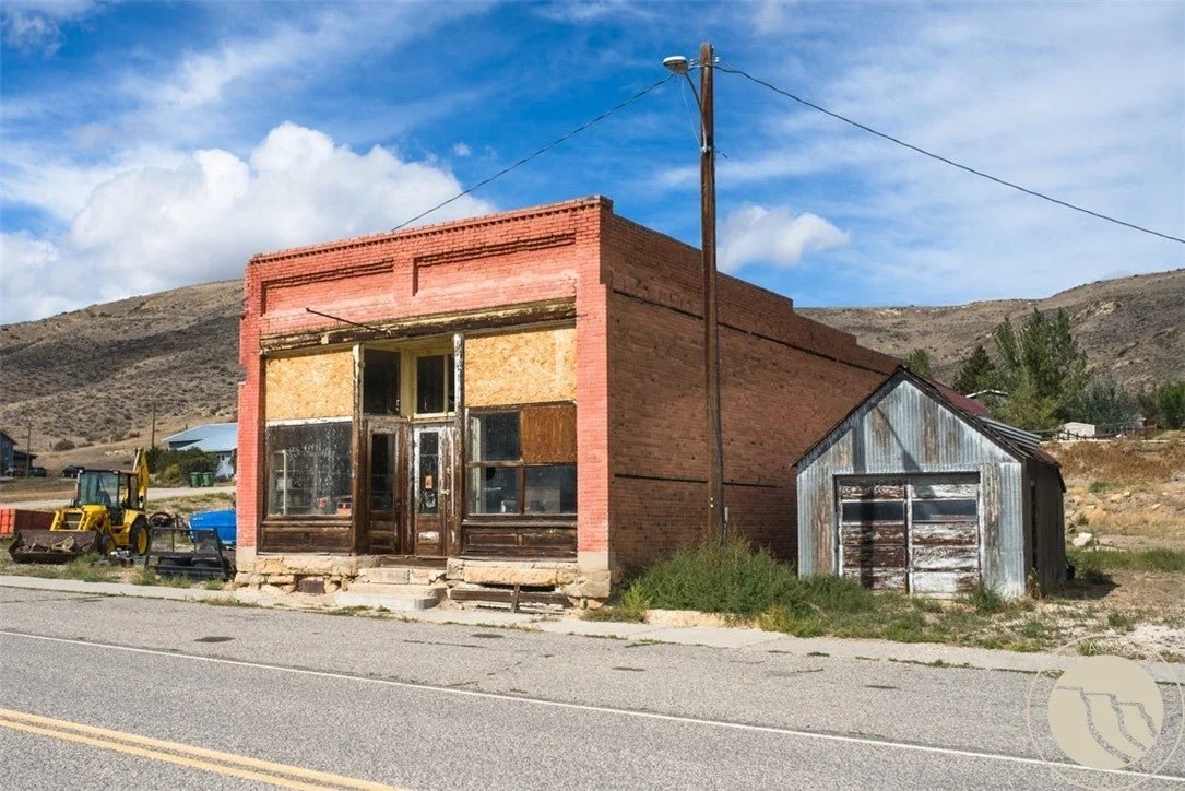 A Former Ice Cream Shop &amp; Home in Bearcreek, MT - $285,000