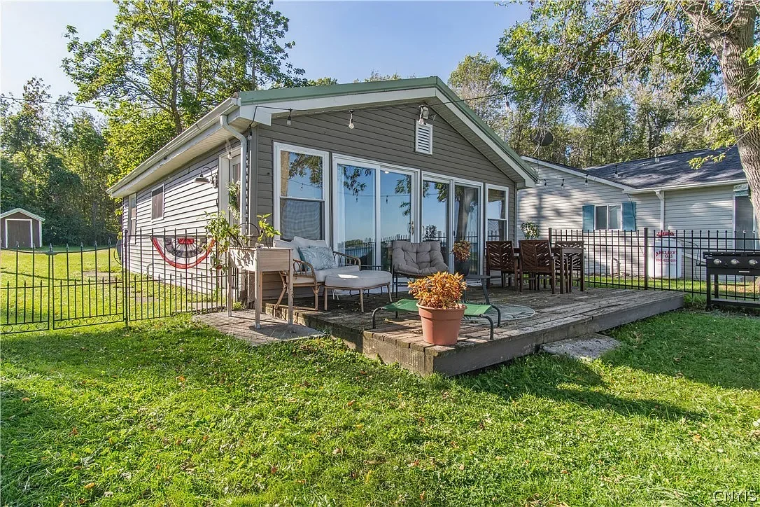 Waterfront Cottage in Three Mile Bay, NY - $299,000