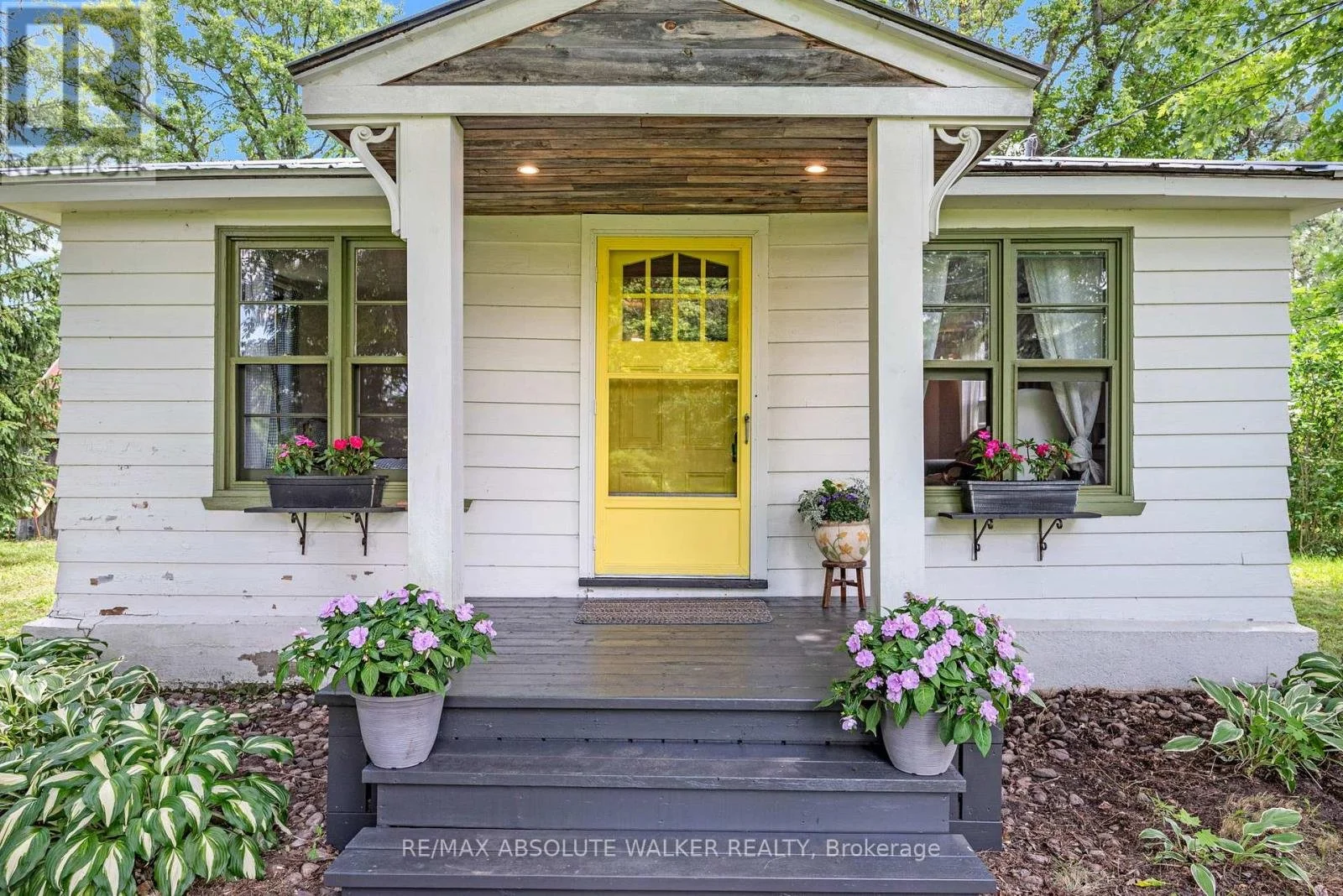A Cottage in Mississippi Mills, ON - C$339,900