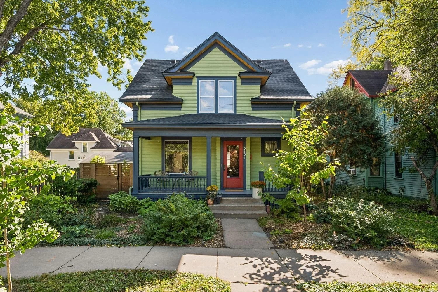 1912 American Foursquare in Minneapolis - $500,000