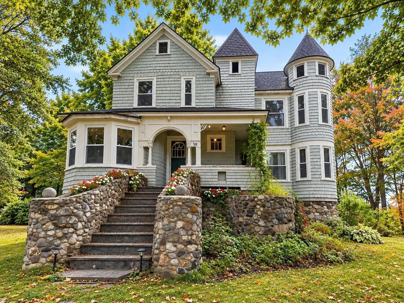 c1896 Victorian in Auburn, ME - $313,000
