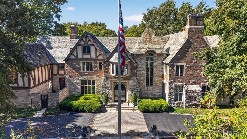 The Carrswold in Saint Louis - $8,995,000