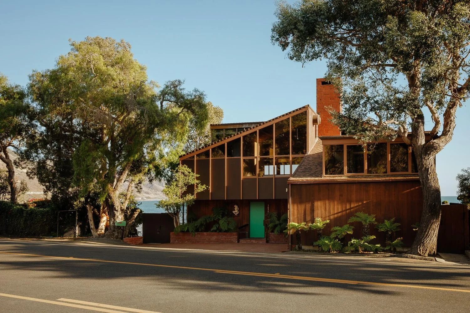 The 1984 Susman House by Carl Maston - $5,100,000