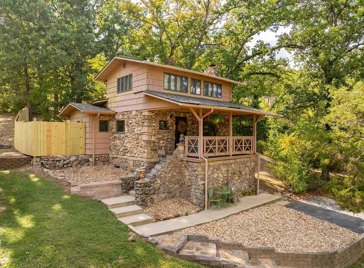 1940s Cottage in Hollister, MO - $360,000