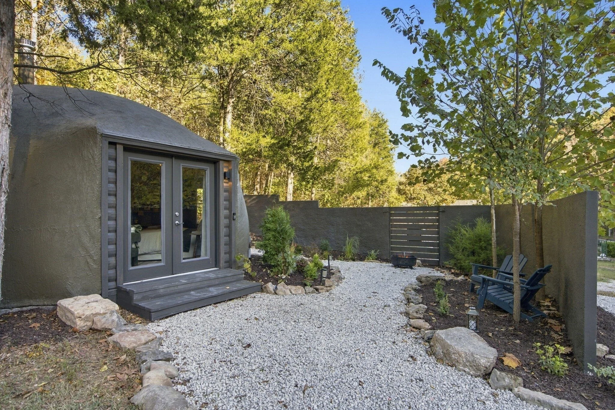 Monolithic Concrete Dome in Blue Eye, MO - $165,000