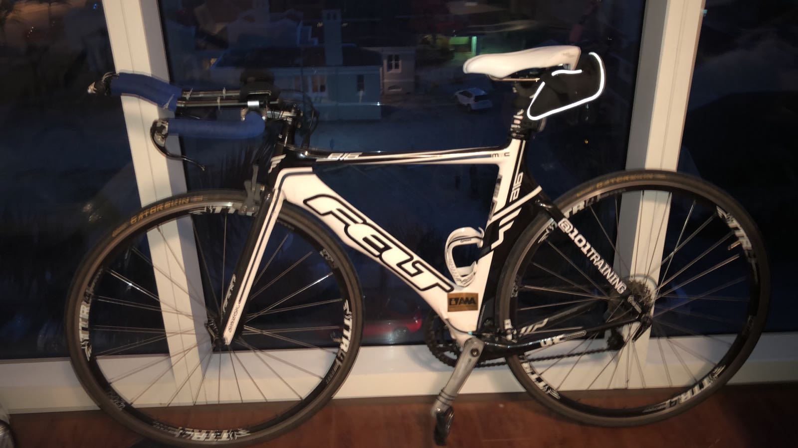 FELT 816 Carbon triathlon bike, size 52 , Ultegra Components, new carbon handlebars 1000$