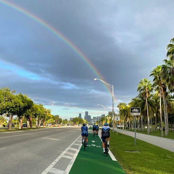 Rainbow ride&hellip; ⭐️💫🌈 #cycling #keybiscayne #overtherainbow #trainingday #triathlontraining #triathlonteam