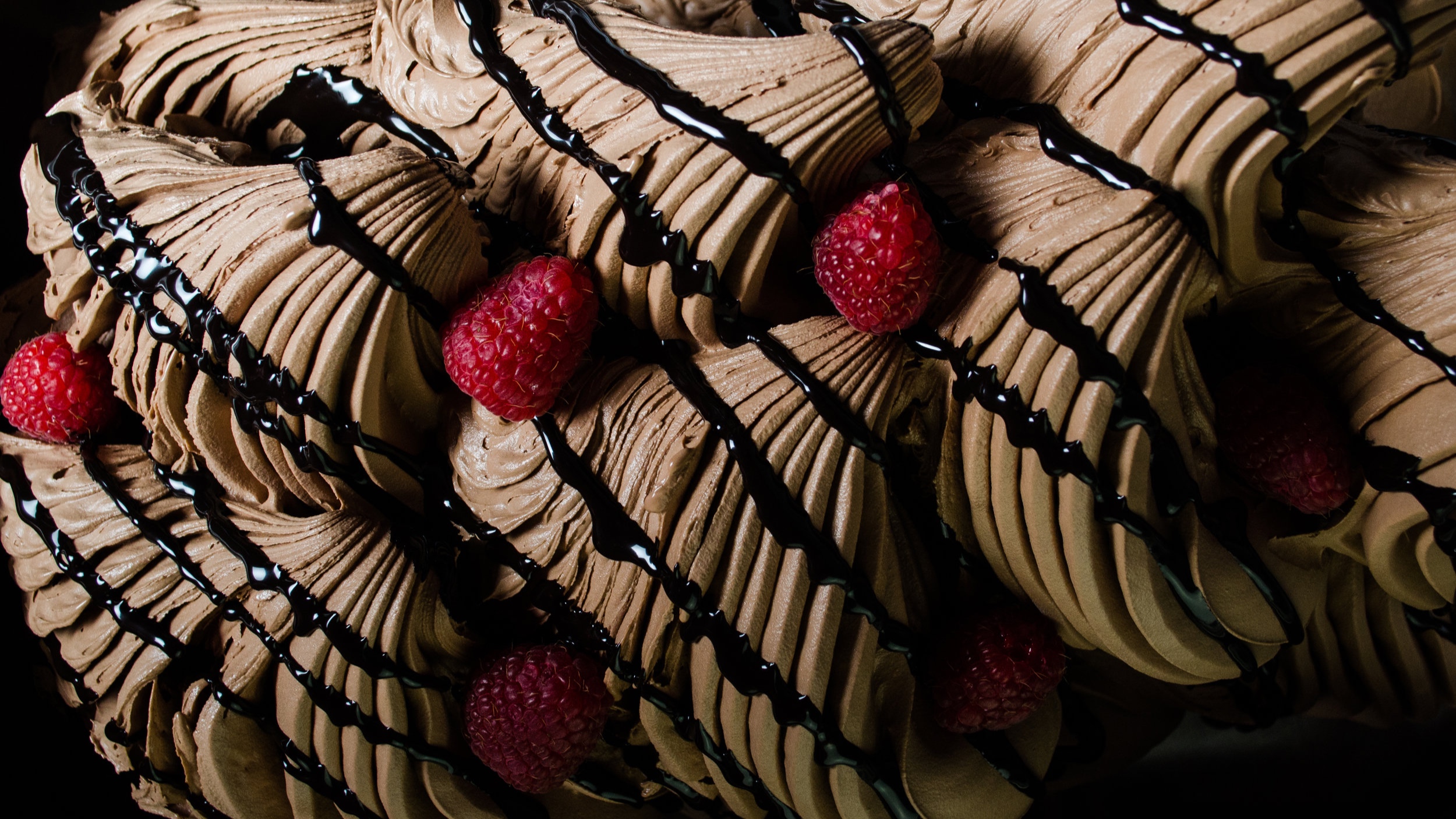 ChocolateRaspberryGelatoWithPino_LandscapeTop_WM.jpg