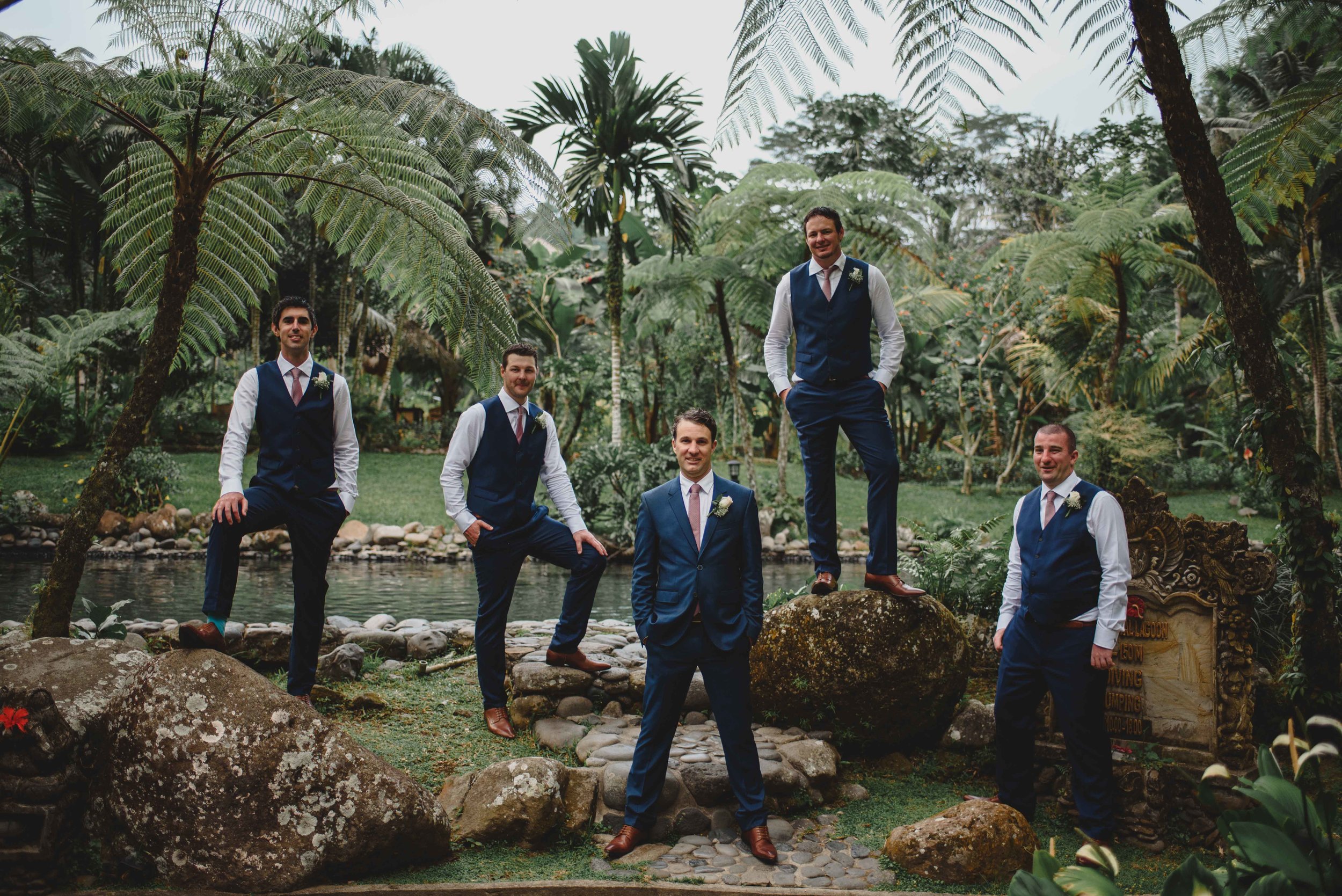 1449-0081M tropical grooms.jpg