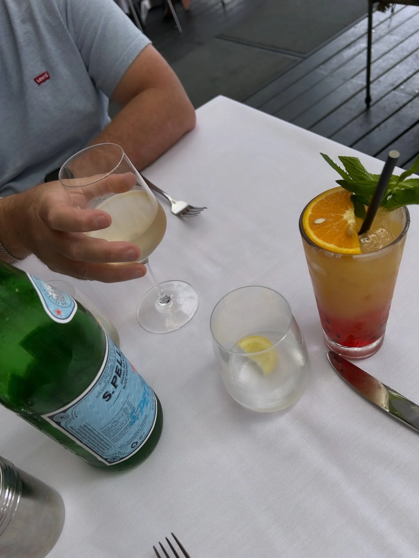 A little weekend recap in 
Sydney. 
Lunch at @nicksseafoodrestaurant + Darling Harbour walks + 
Ice Cream (always) + amazing  concert @kelseaballerini 🩷+ checking cricket scores on the side 😂= 
A perfect weekend 🩷🌸

Hope you had a beautiful weeke