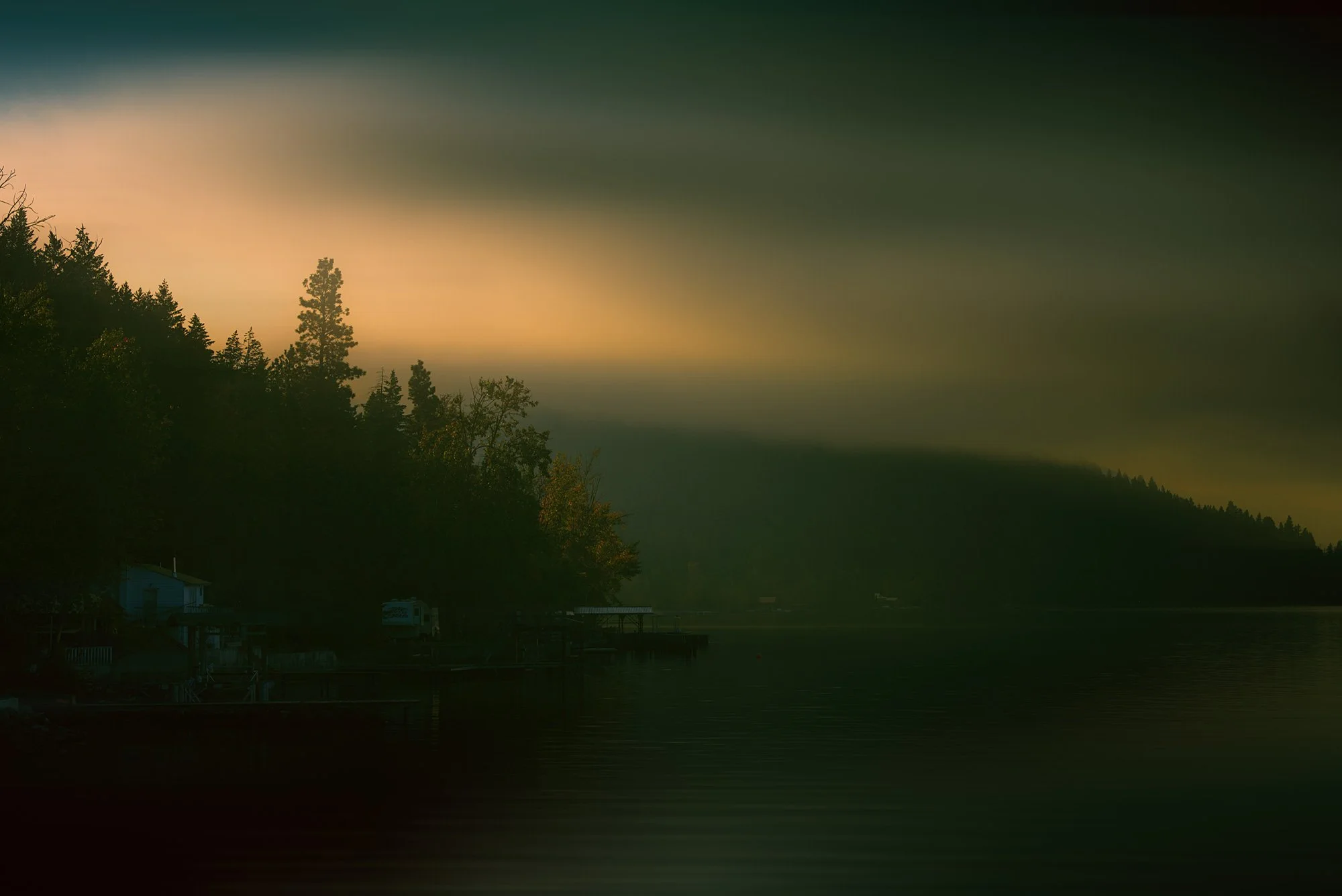 DSC_2072_Lake_Front_Mist_&_Light_Montana_2000px.jpg