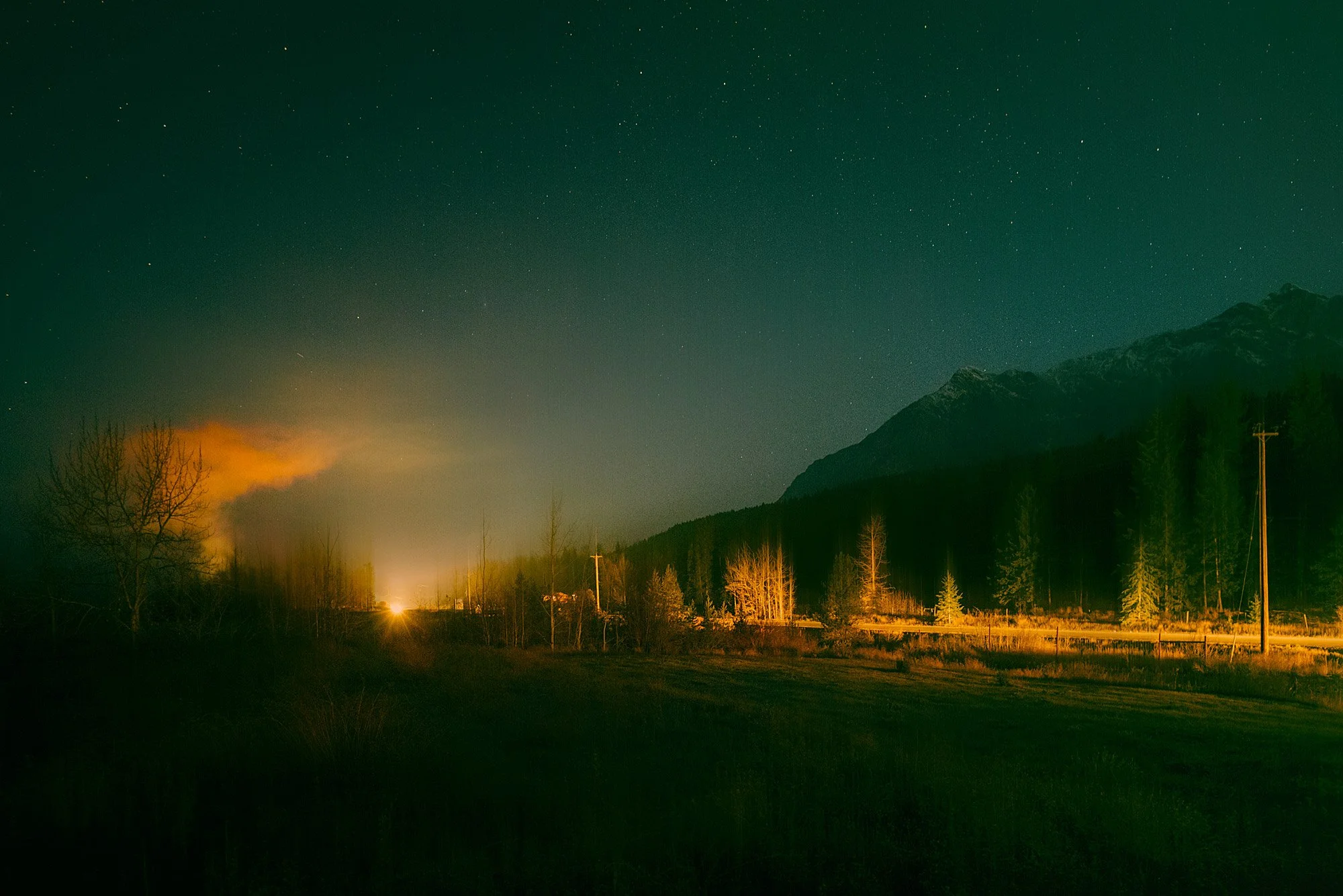 DSC_0048_Kootenays_Pre-dawn_Lights_2000.jpg