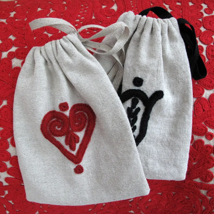 Pedlow-ThreadWritten-projectbags.jpg