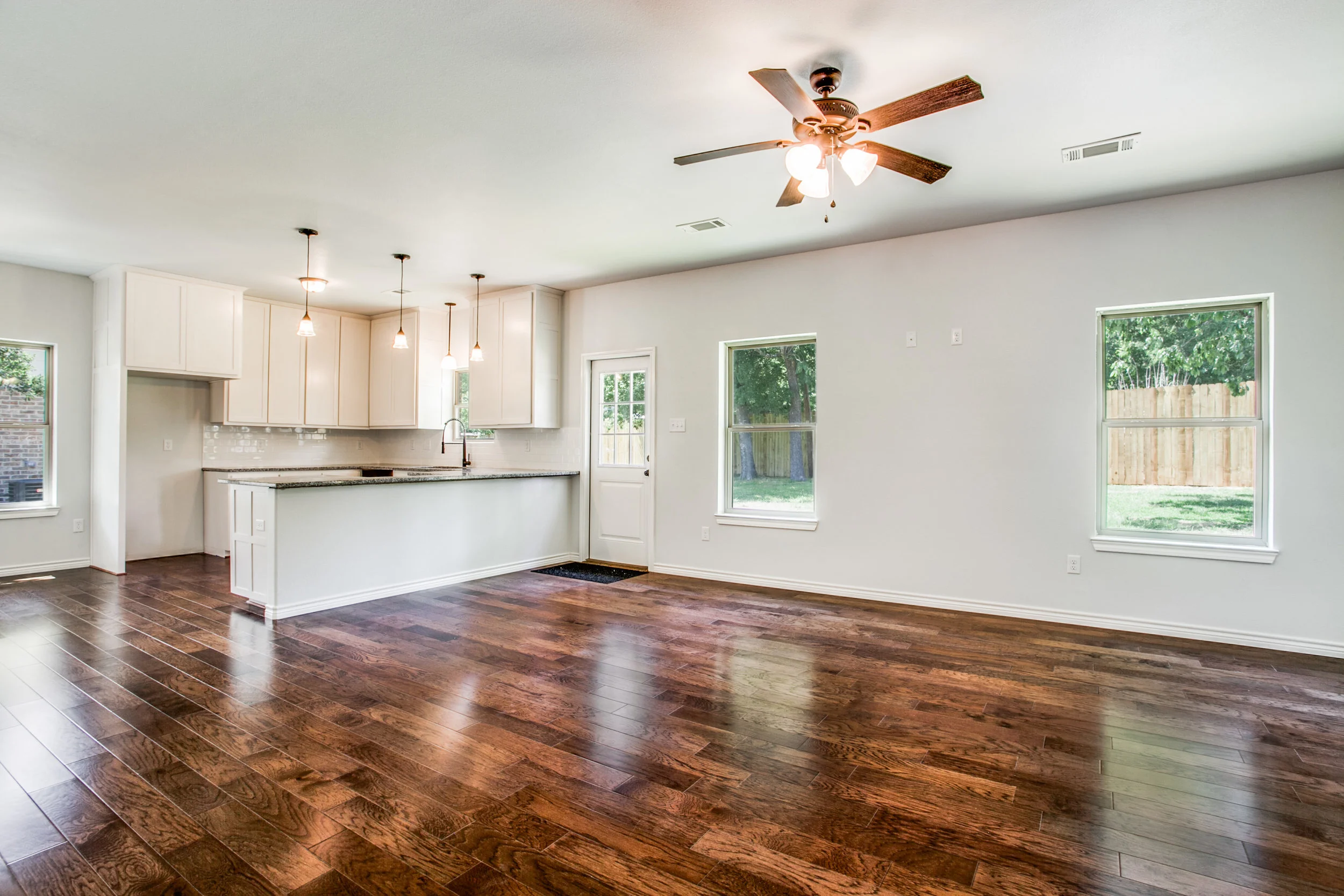 1007-welch-ln-mabank-tx-High-Res-4.jpg