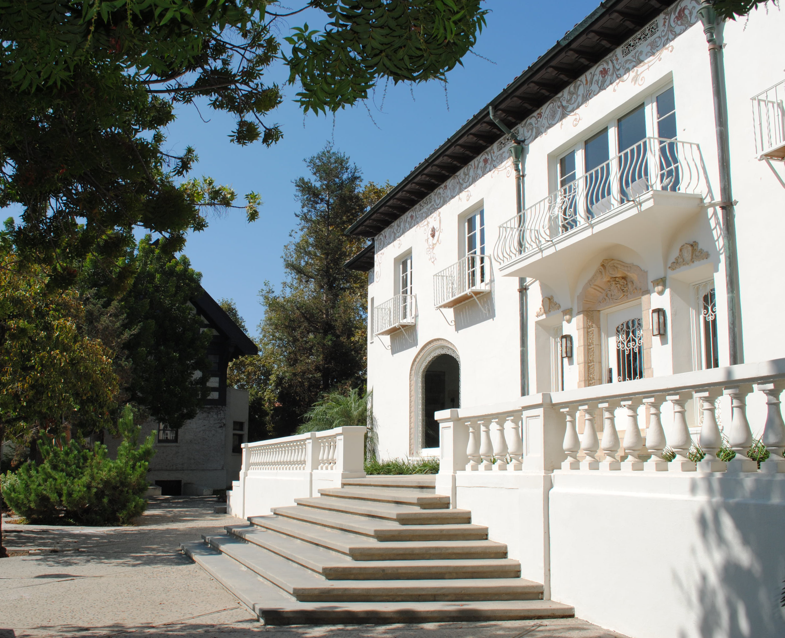 Stairs, entrance and balconies at Terrace Villa located on Ambassador campus