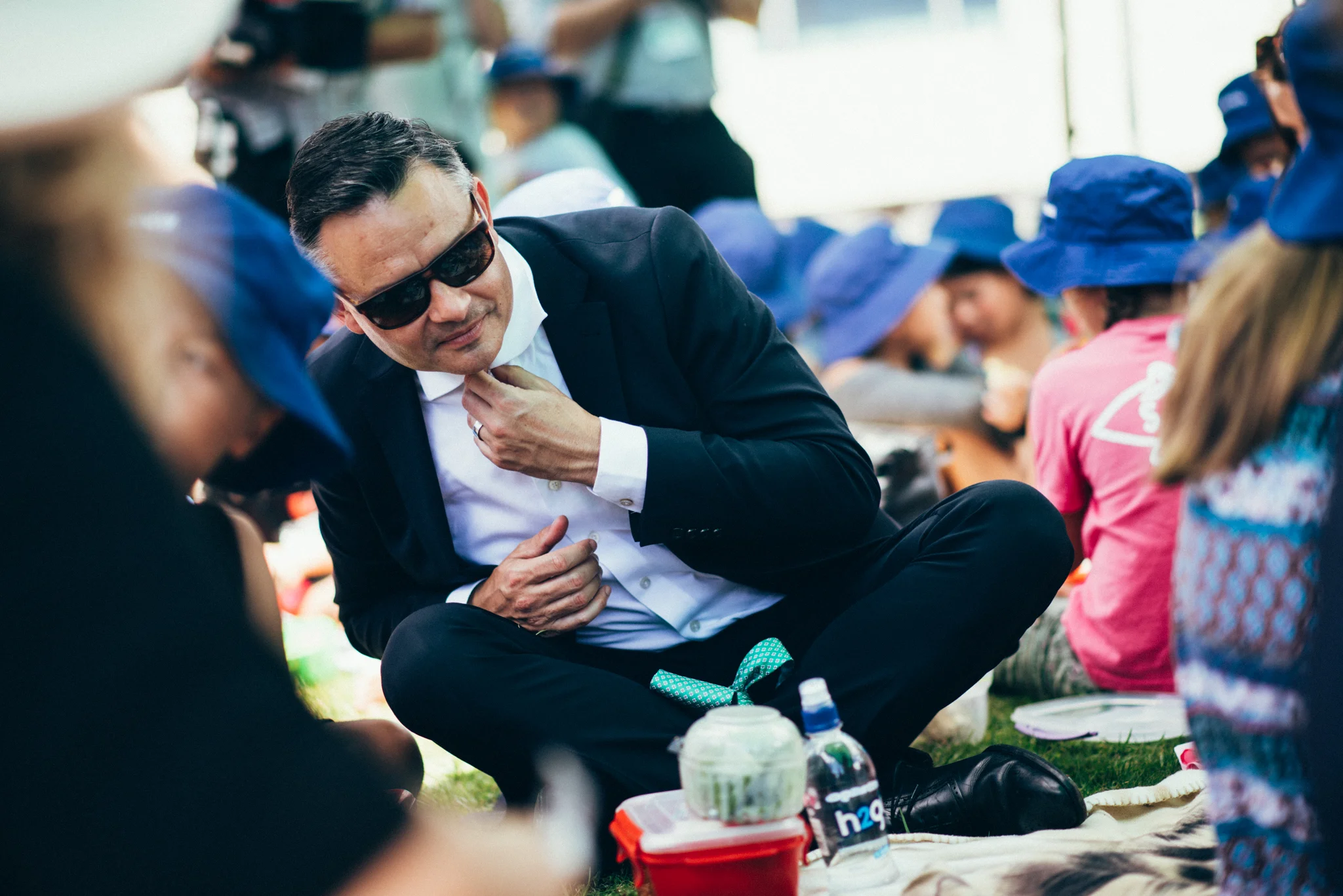 Good oppurtunity for James to lose the tie!