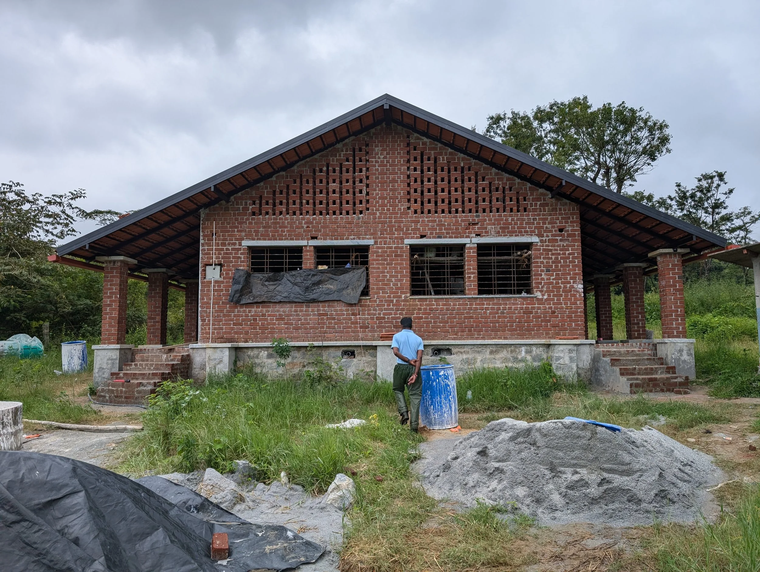 Twin staff quarters (designed and constructed by Ananas)