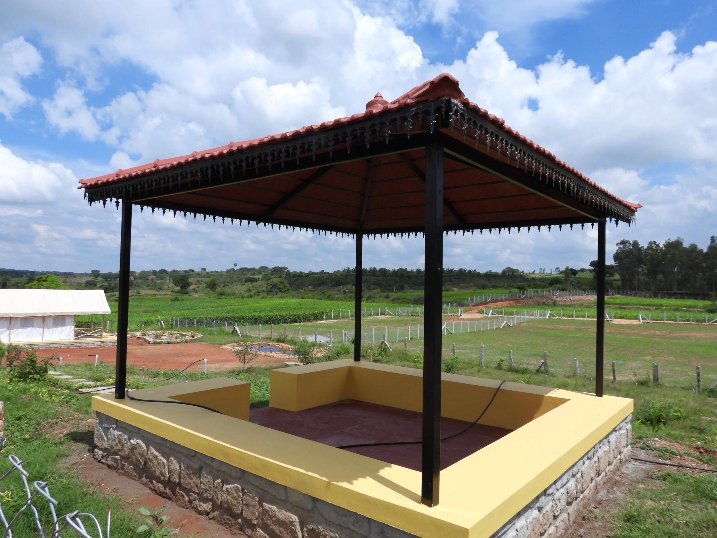 Gazebo in L